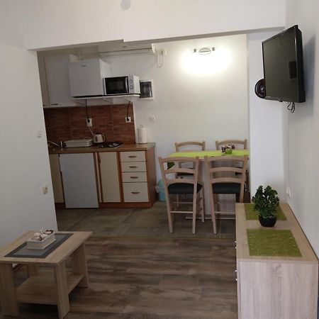 Ferienwohnung Ulica Zitna Xxvii Br.12 Apartman Ljevar Vir Exterior foto